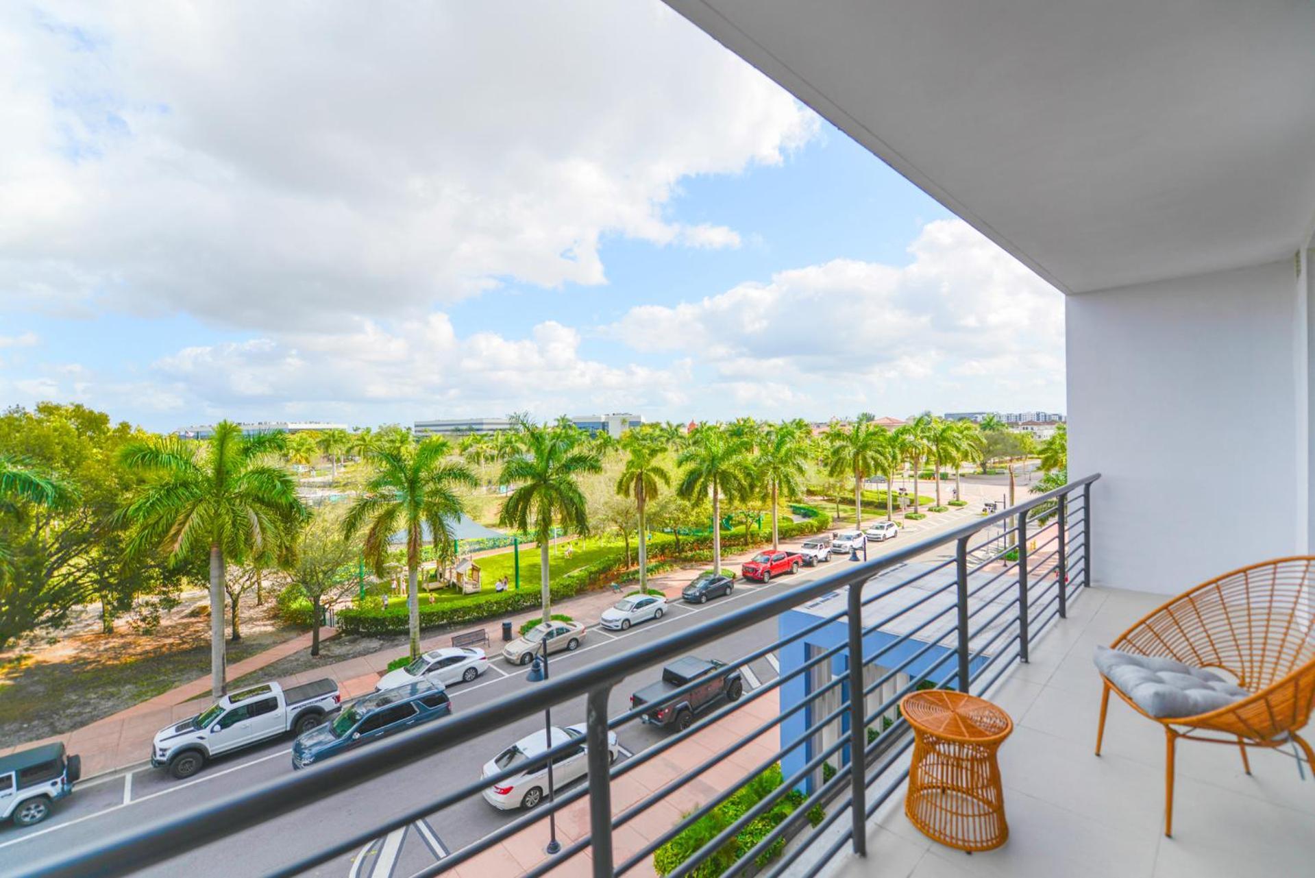 Beautiful And Stylish Close The Doral Park Apartamento